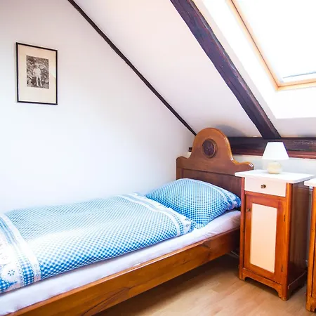 Ctrnactka Pensión 3*